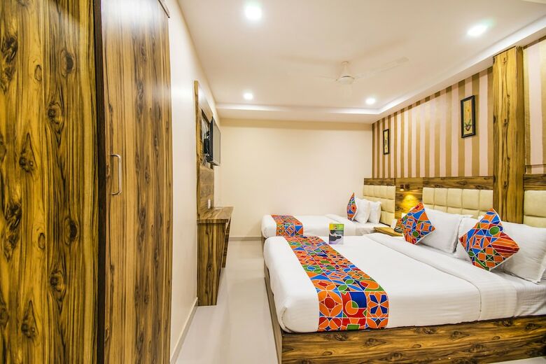 Hotel Fabexpress Orange Suites