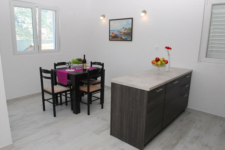 Hera Apartments