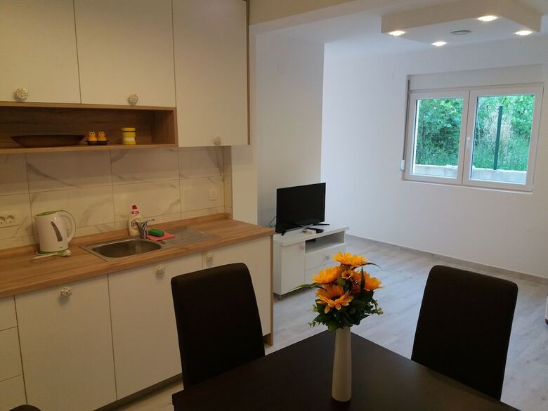 Hera Apartments