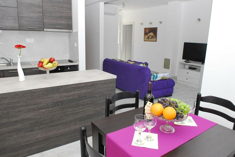 Hera Apartments