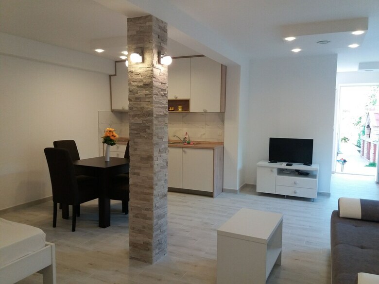 Hera Apartments