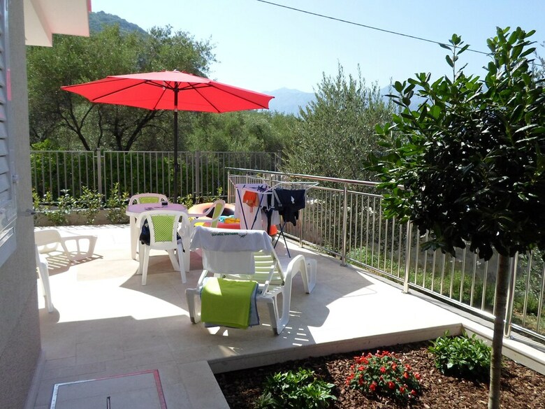 Hera Apartments