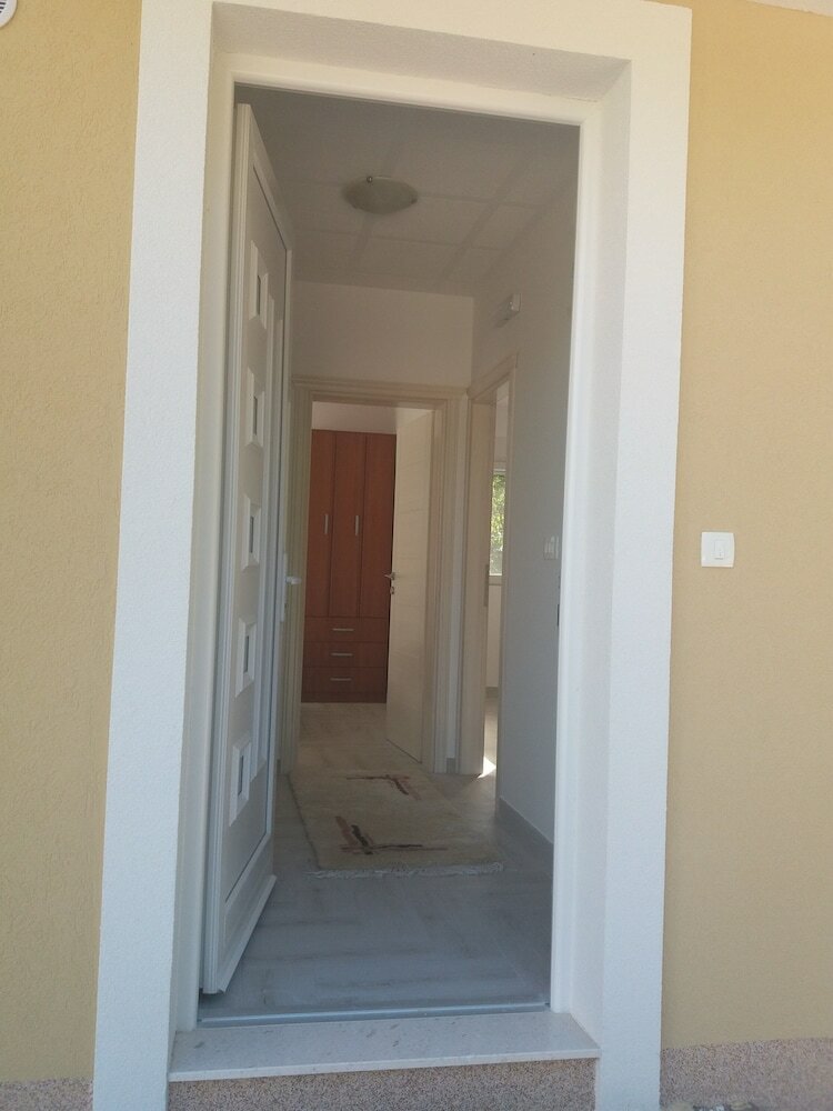 Hera Apartments