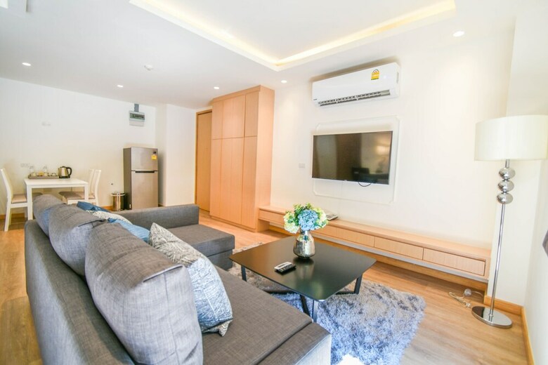 Hotel The Aristo Beach Resort ( Surin )