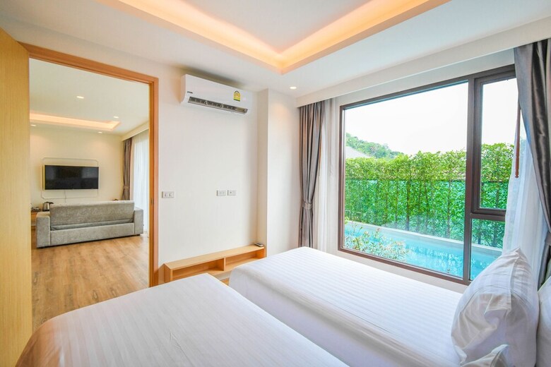 Hotel The Aristo Beach Resort ( Surin )