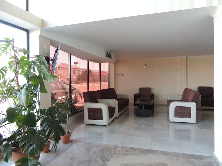 Hotel Batomi