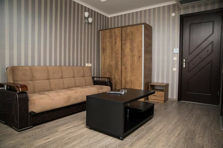 Hotel Batomi