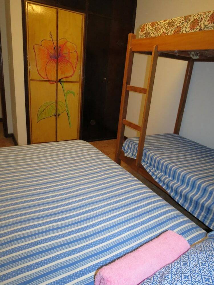 Hostal Bertioga Beach Hostel