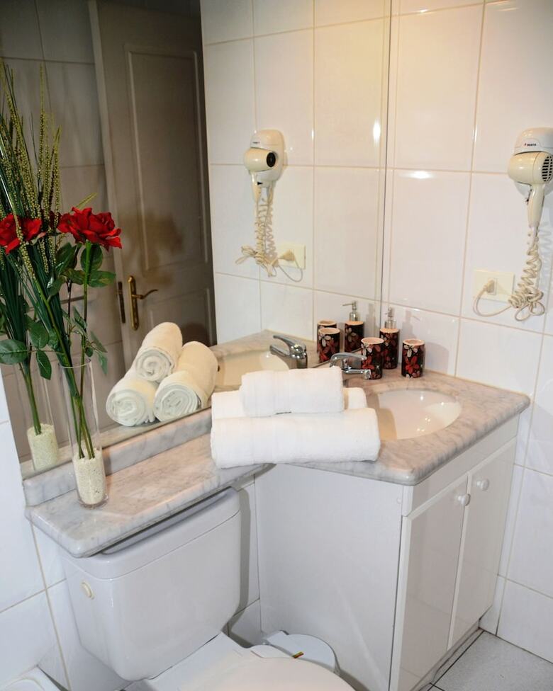 Aparthotel International Suites
