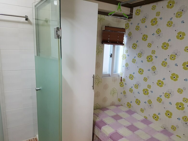Hotel Living Castle Single Room