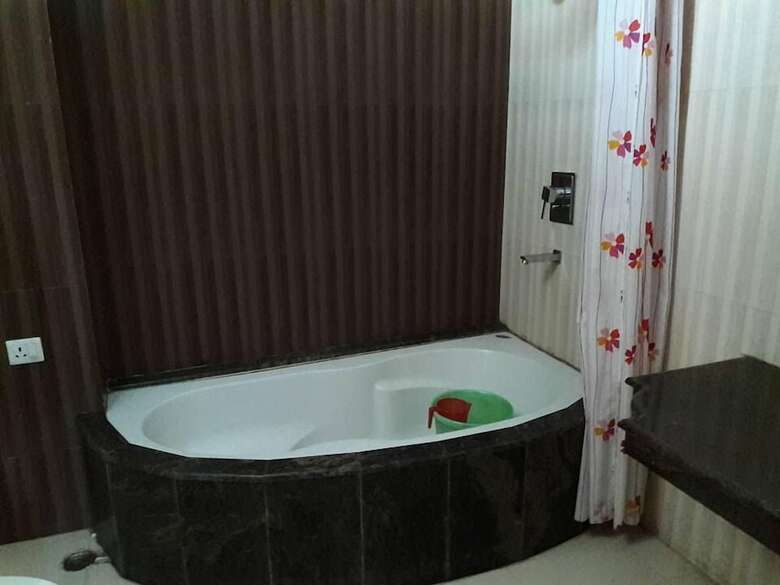 Hotel Raj Residency