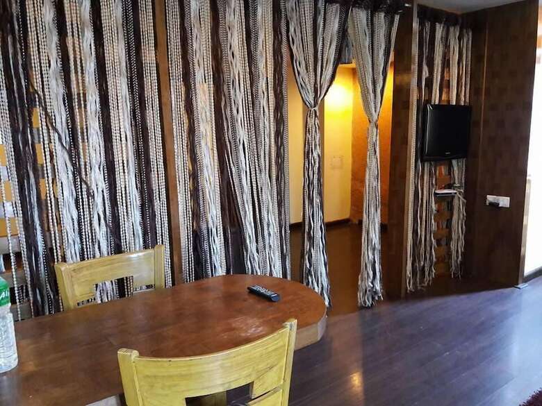 Hotel Raj Residency