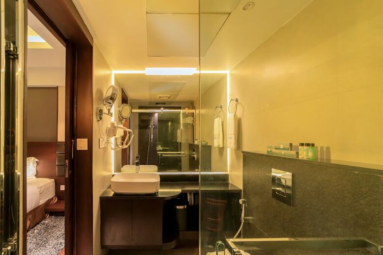 Hotel Ambara Suites