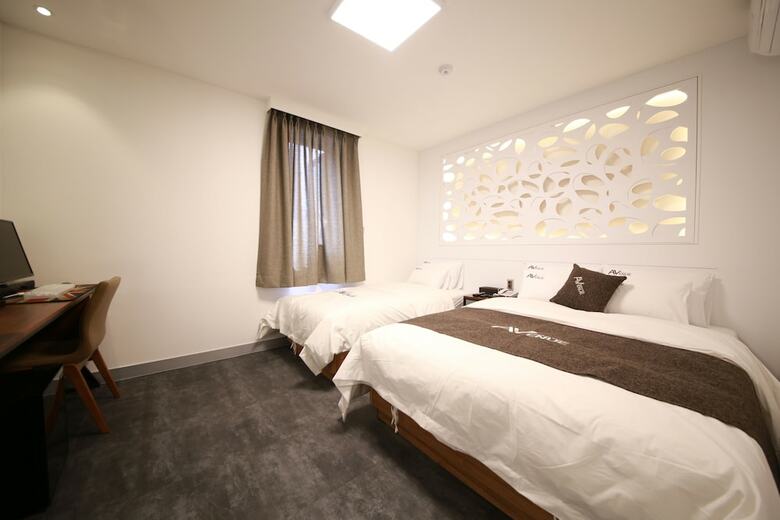 Avenue Hotel