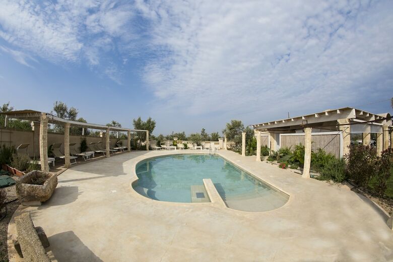 Blue And Blue Luxury Bed & Breakfast
