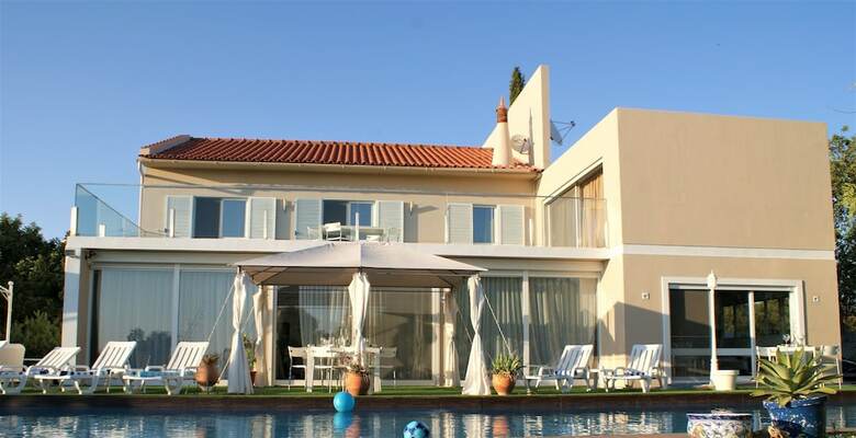 The Lake Villa Mountains & Sea View
