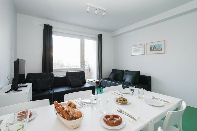 Apartments Elpilar Wedding