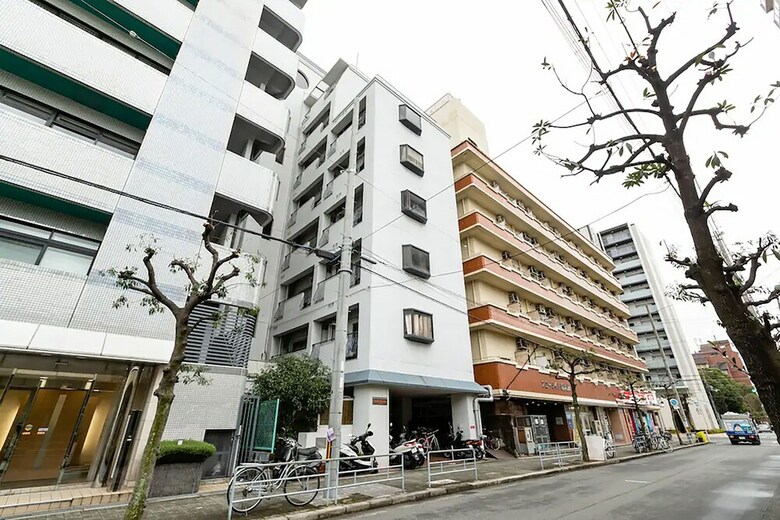 Apartamentos Charles Miyahara
