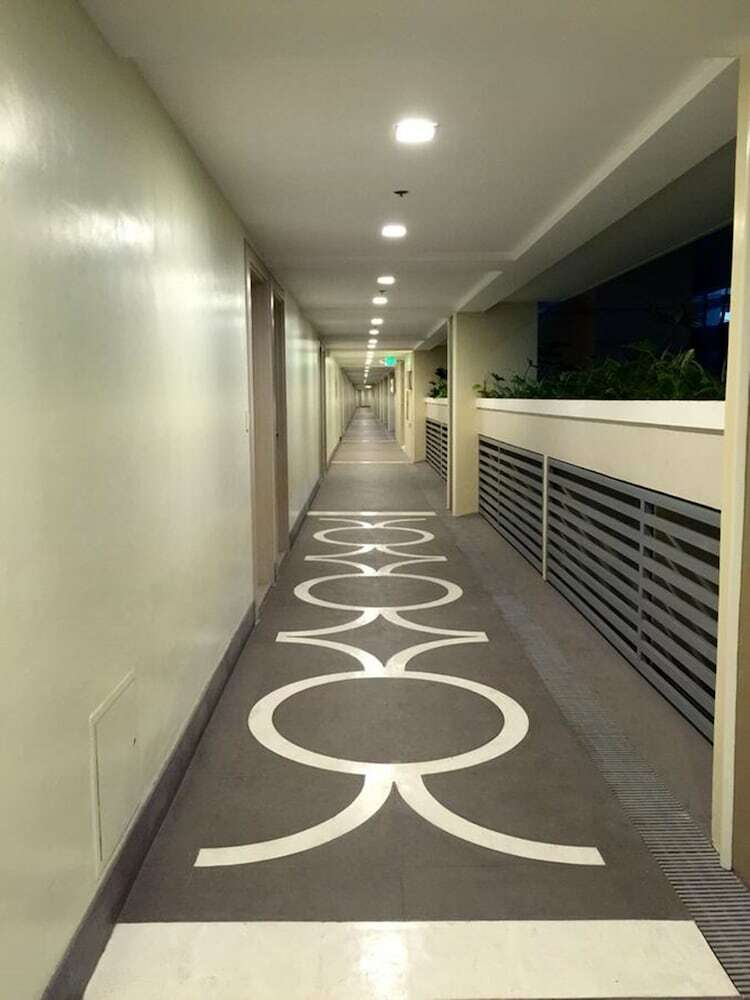 Airport T3 Newport Condotel
