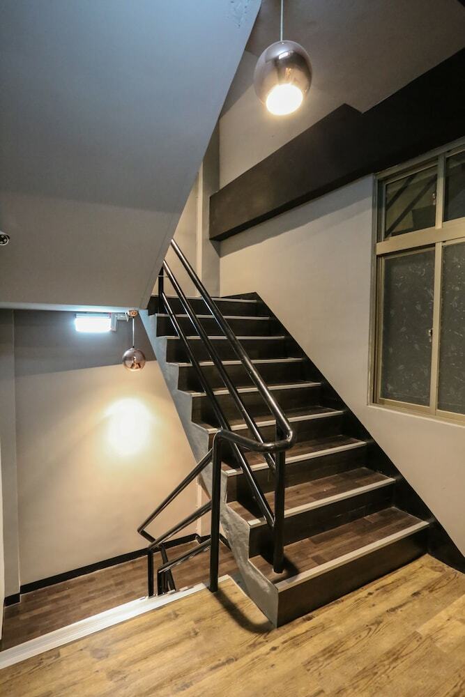 Hostal Flora Bnb