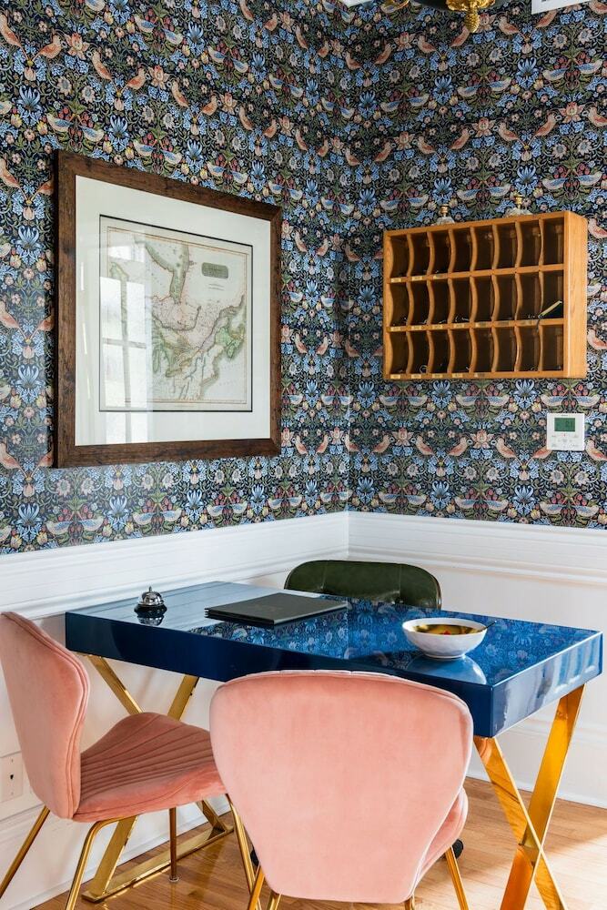 Hotel Merrill House