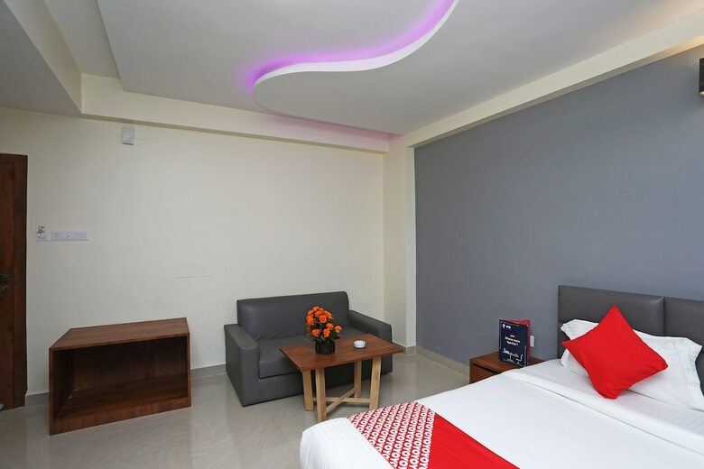 Hotel Oyo 28757 Pikus Inn