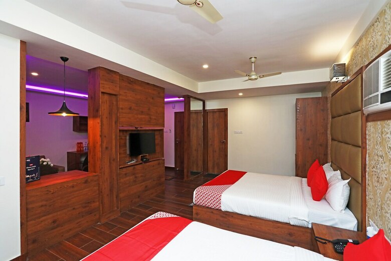 Hotel Oyo 28757 Pikus Inn