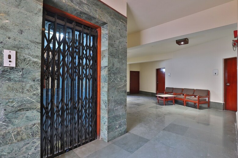 Oyo 24534 Hotel President