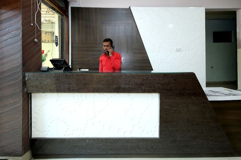 Hotel Oyo 26453 Raja