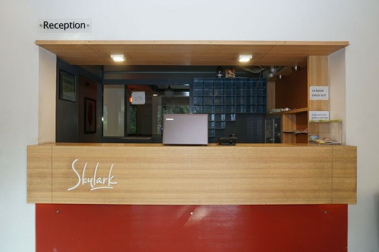 Capital O 28762 Skylark Business Hotel