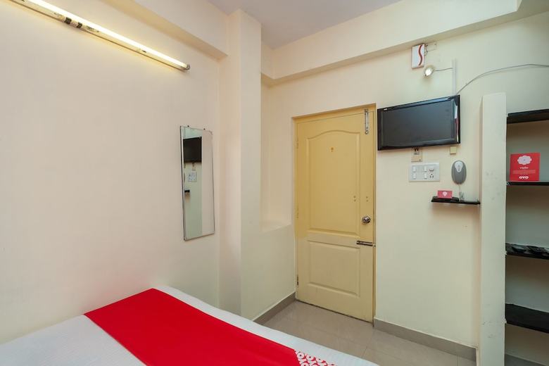 Hotel Oyo 26936 Adhithya Inn
