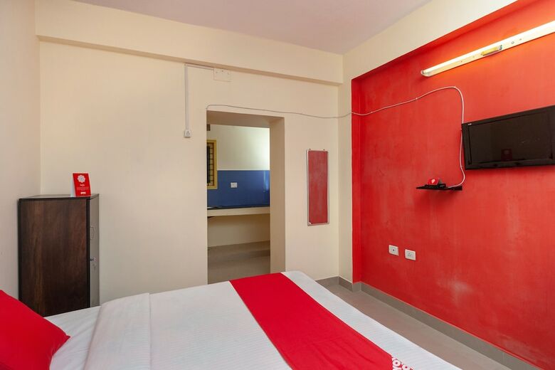 Hotel Oyo 26936 Adhithya Inn