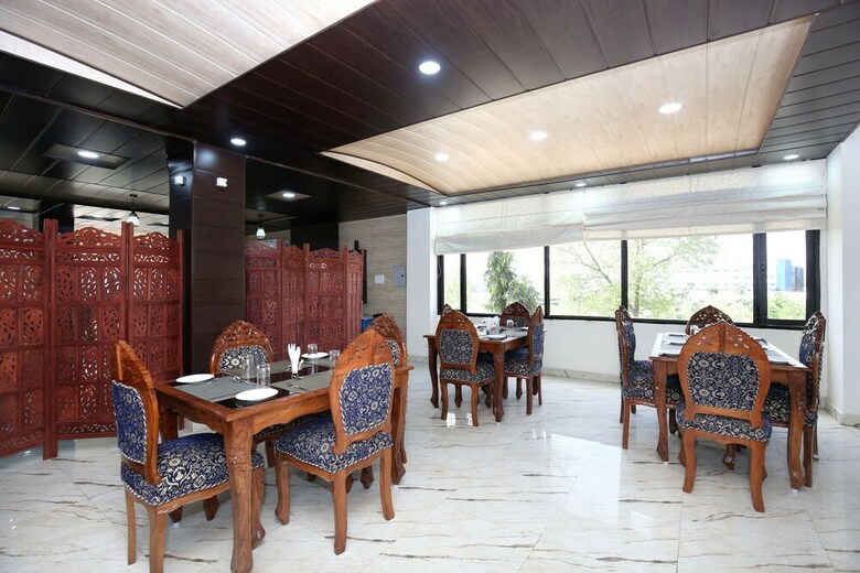 Oyo 12767 Hotel Grand Chinar
