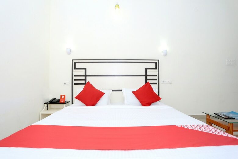 Hotel Oyo 14819 Periyar Holidays