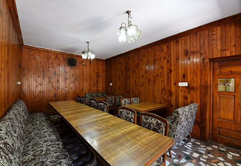 Oyo 7766 Hotel Thakur