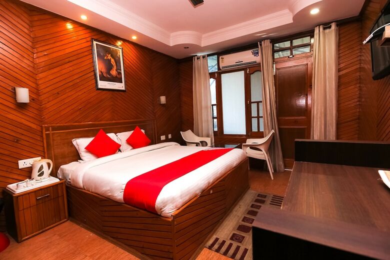 Oyo 8367 Hotel The Woodz