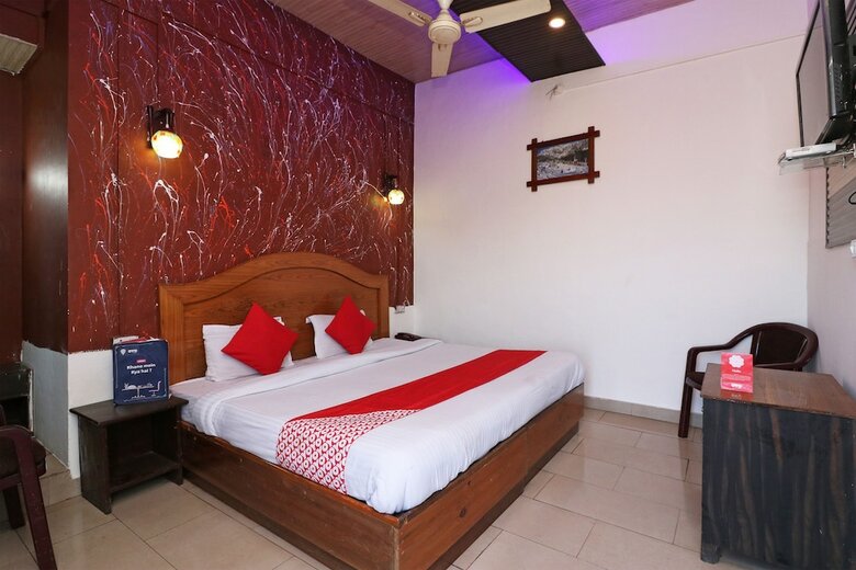 Hotel Oyo 19947 Akanksha Anand Plaza