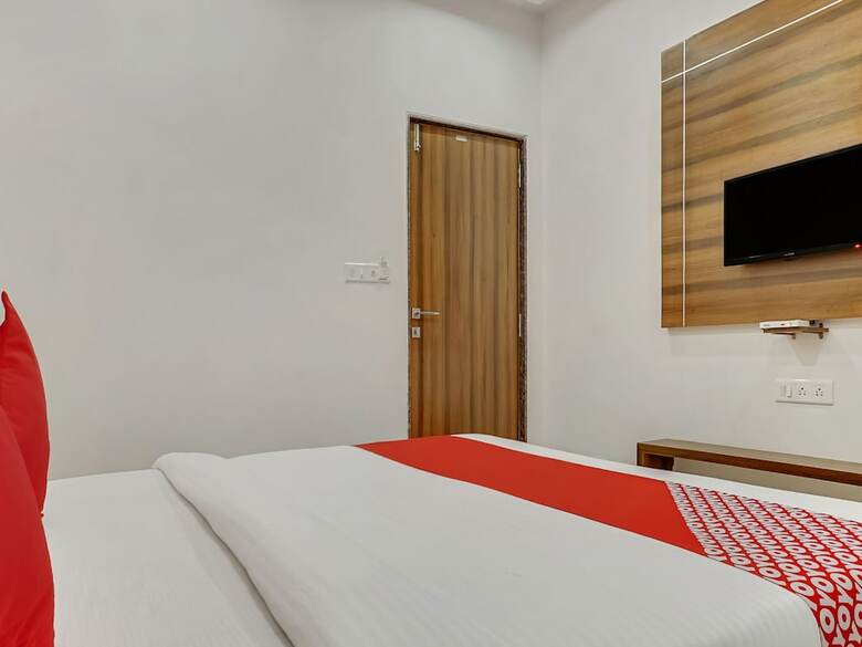 Oyo 26583 Hotel Kohinoor Plaza