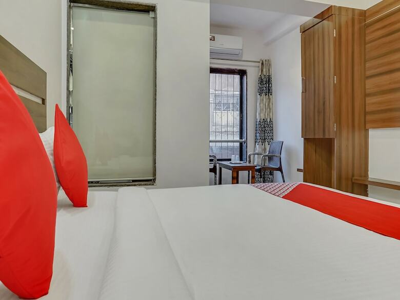 Oyo 26583 Hotel Kohinoor Plaza