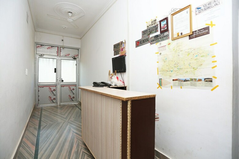 Oyo 25043 Hotel Karma