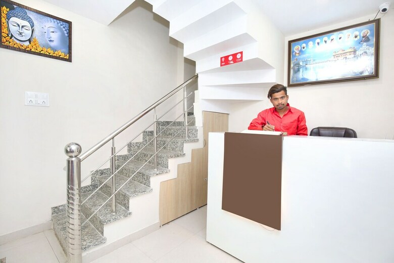 Oyo 24501 Hotel Forever Inn