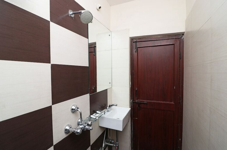 Hotel Oyo 23635 Sher E Bengal