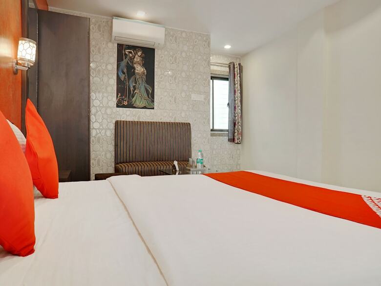 Hotel Oyo 13902 Orient Bay Inn