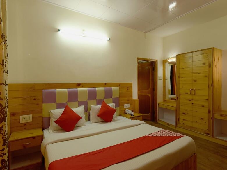 Hotel Oyo 17358 D K Residency