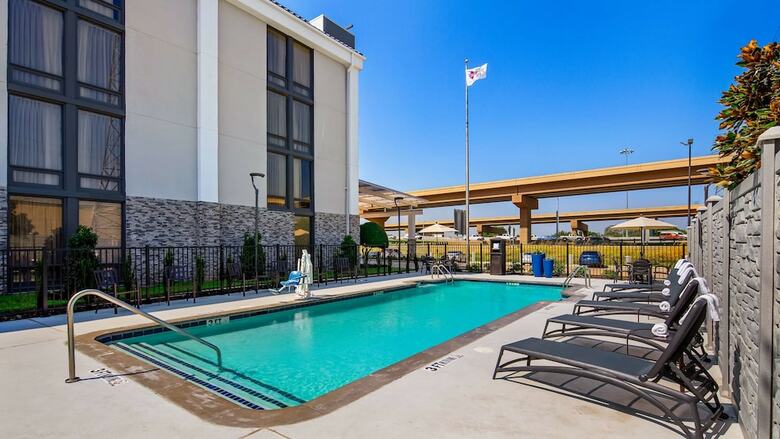 Best Western Plus Dallas Love Field North Hotel