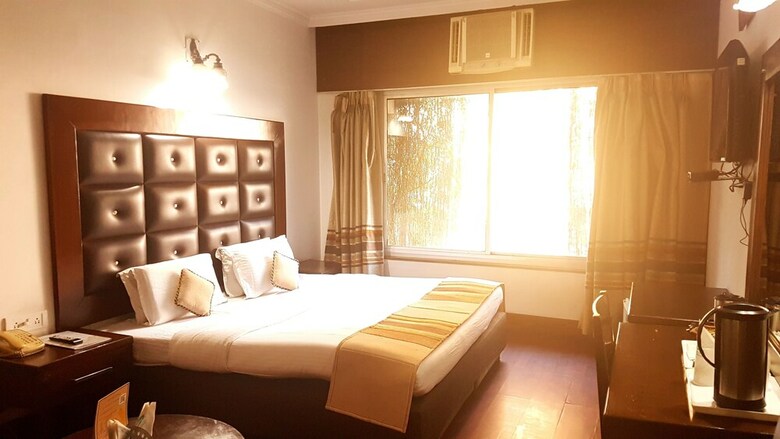 Hotel Deep Palace