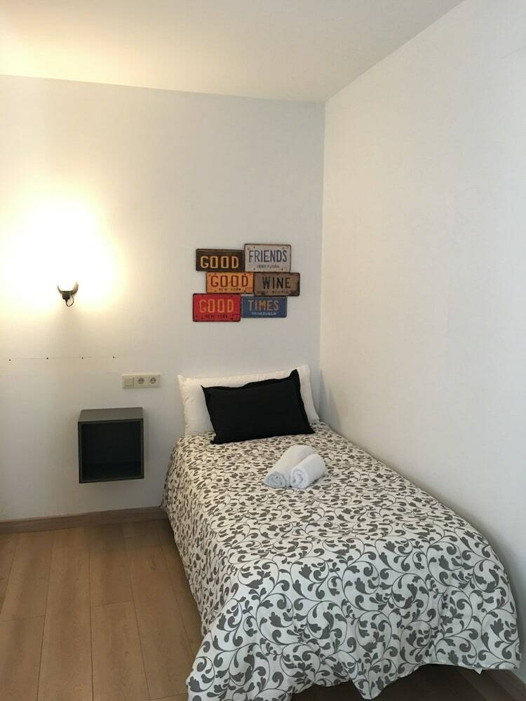 Apartamentos Aiguaneu S Ermita