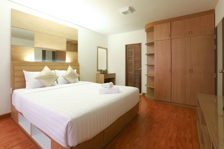 Hotel The Greenery Central Suites