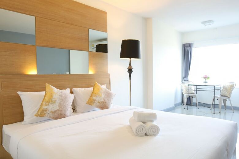 Hotel The Greenery Central Suites