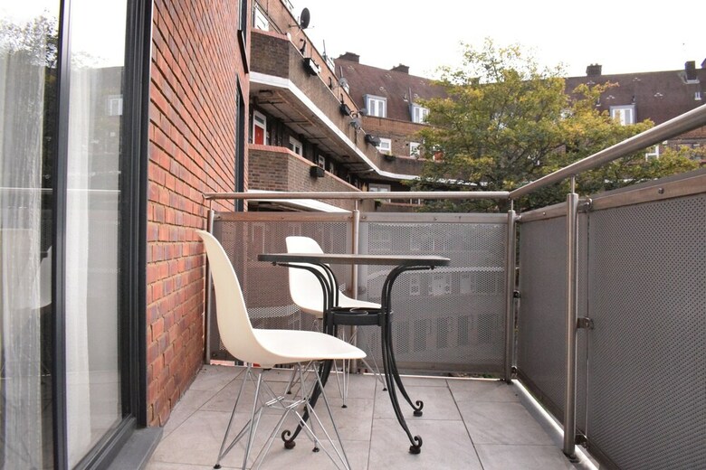 Bright 1 Bedroom Apartment In South London
